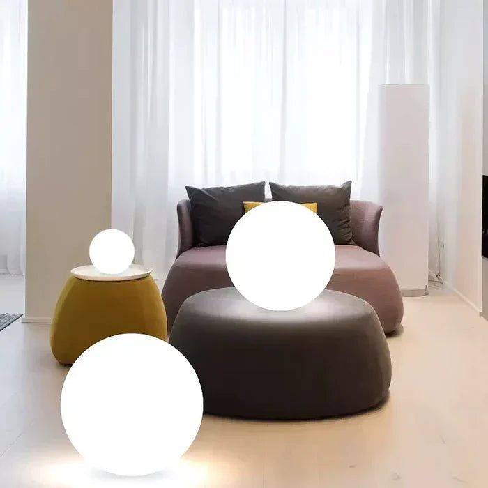 SolaraGlow – Solarbetriebene Kugelleuchte mit warmem LED-Licht für den Garten