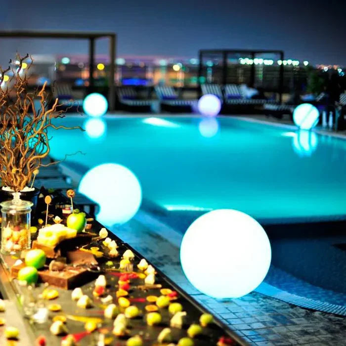 SolaraGlow – Solarbetriebene Kugelleuchte mit warmem LED-Licht für den Garten