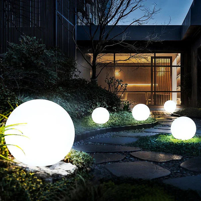 SolaraGlow – Solarbetriebene Kugelleuchte mit warmem LED-Licht für den Garten