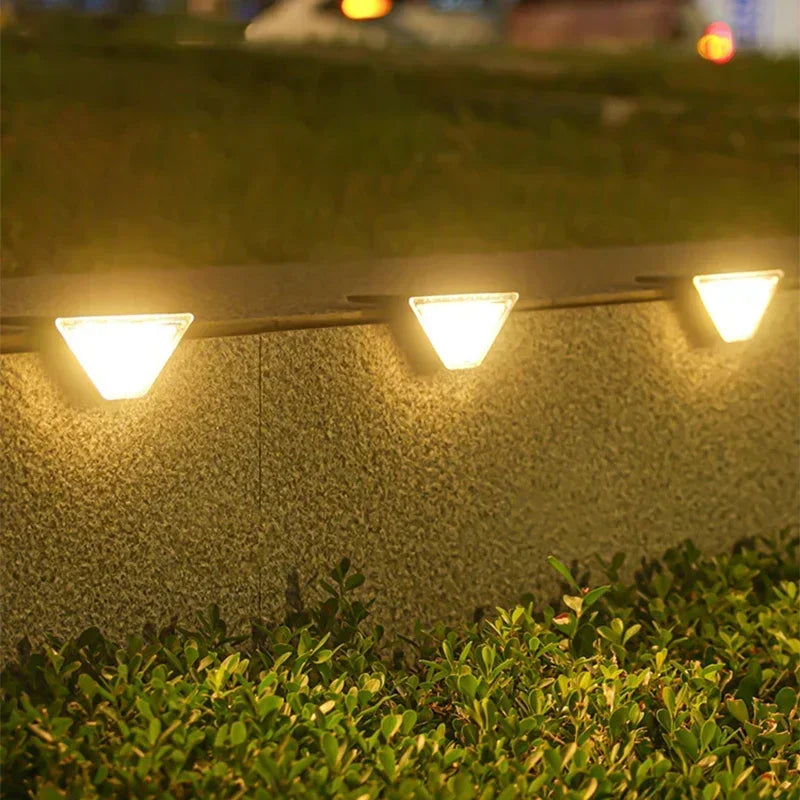 LumenStep - LED Solar Treppenleuchte für Garten, Balkon und Terrasse, wasserdicht und dimmbar