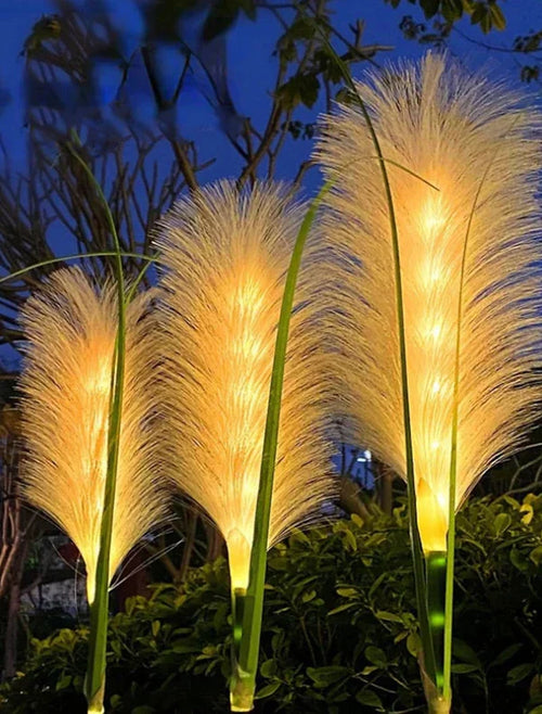 GlowWeave - Solarbetriebene LED Rattan Gartenleuchte für stimmungsvolle Beleuchtung