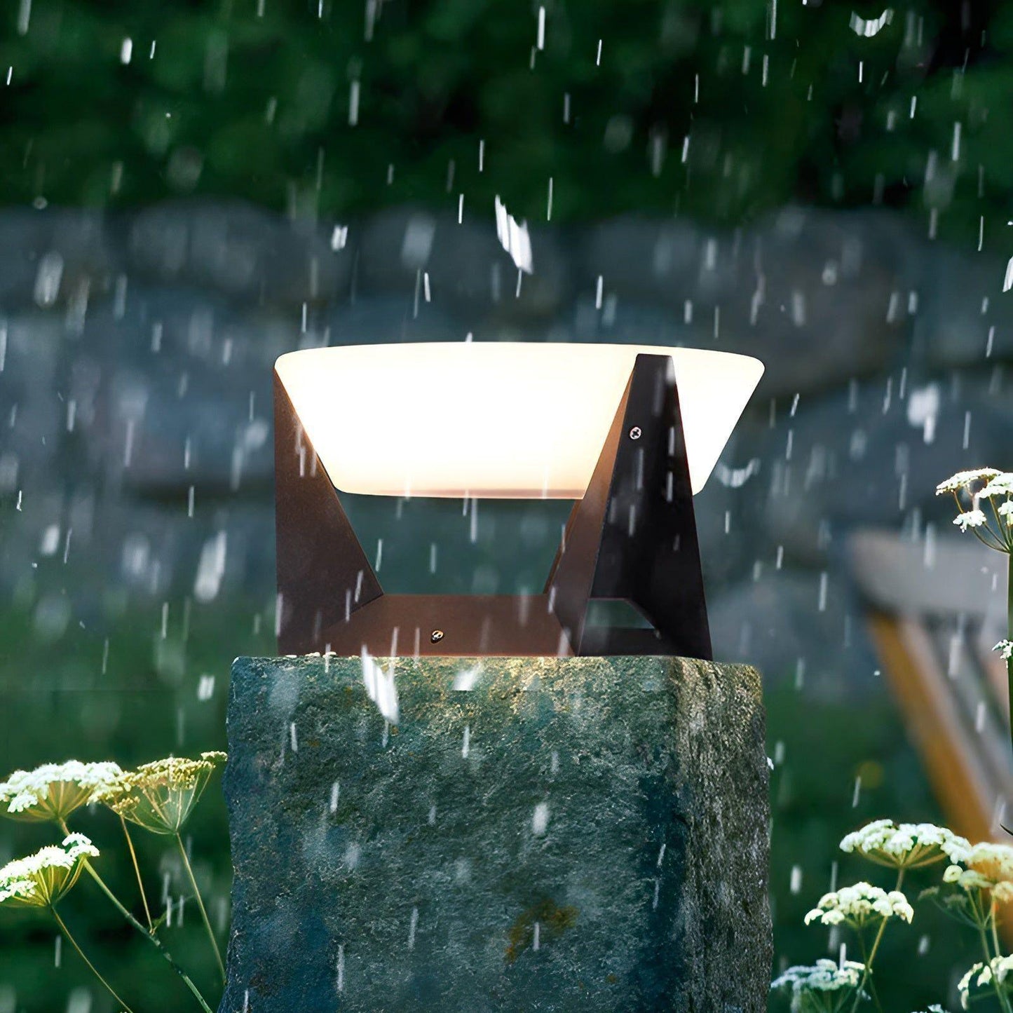 Lumineo Solar - Luxus Solarbetriebene Gartenlampe im Japanischen Stil
