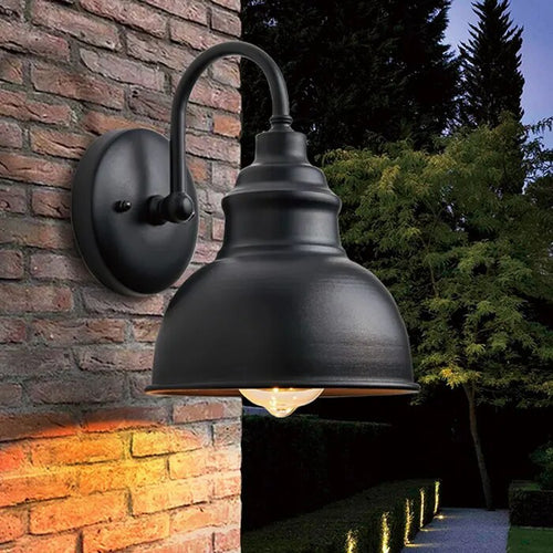 VintageLume - Retro Wandleuchte für draußen mit LED und elegantem Design