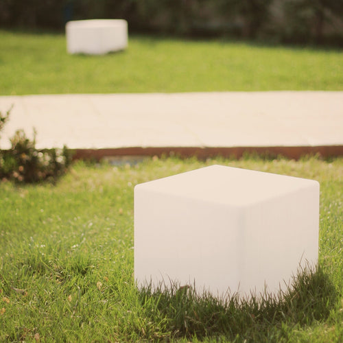 LumoCube – Kreative Kubische LED-Gartenleuchte mit Batteriebetrieb