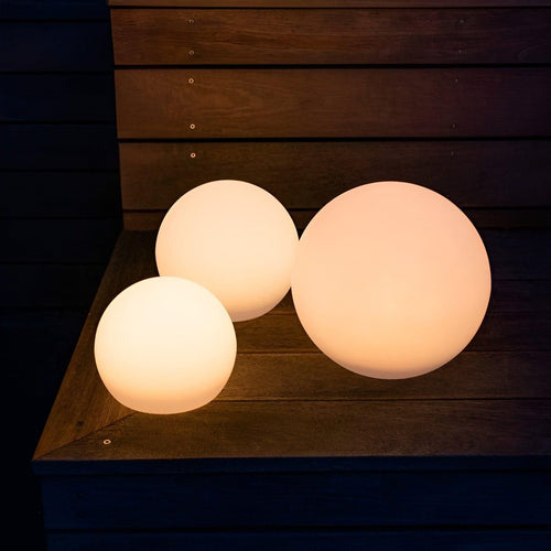 GardenLuxe - Farbwechselnde LED Gartenball-Lampe, wasserdicht