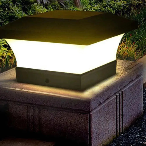 SunGlow - Solar LED Gartentorlampe für den Außenbereich mit warmem Licht