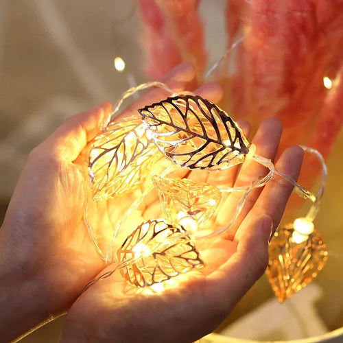 GlowFlora - LED Lichterkette mit Blätter-Design, ideal für Weihnachten und Garten