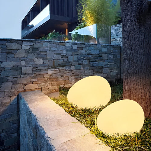 PebbleLume - Solarbetriebene Gartenleuchte im Stein-Design, wetterfest