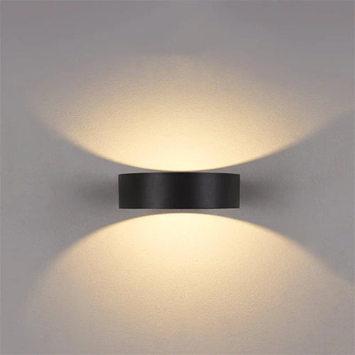 HydroGlow - Wasserdichte LED Wandleuchte für den Außenbereich