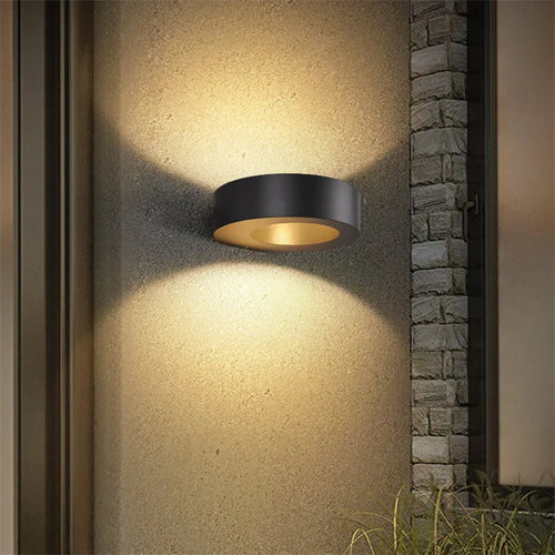 HydroGlow - Wasserdichte LED Wandleuchte für den Außenbereich