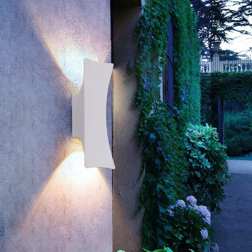 GlowGuard - Strahlende LED Gartenleuchte für Sicherheit und Stil