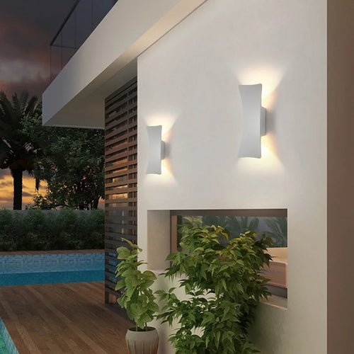 GlowGuard - Strahlende LED Gartenleuchte für Sicherheit und Stil