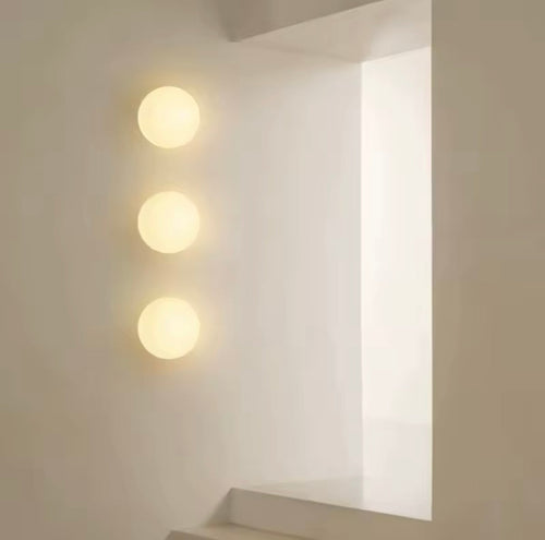 LumaGlanz - Moderne Wandleuchte Innen aus Glas für Schlafzimmer, Flur & Wohnzimmer - Elegantes Design mit sanftem Licht