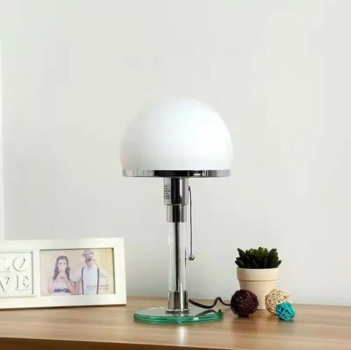 LumenBauhaus - Elegante Tischlampe im Bauhaus-Stil aus Glas und Metall 2