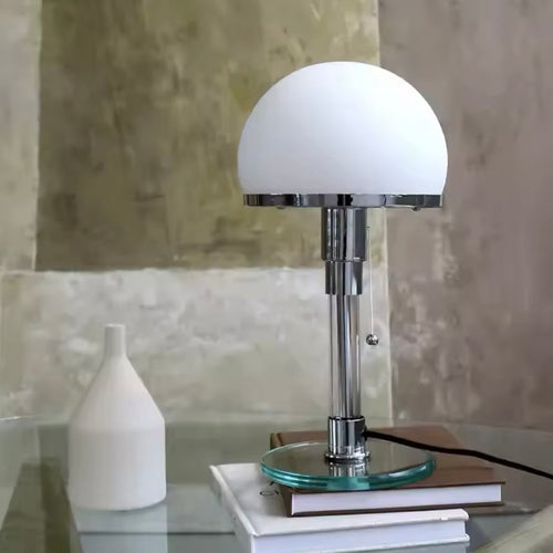 LumenBauhaus - Elegante Tischlampe im Bauhaus-Stil aus Glas und Metall 5