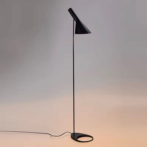 LumenEleganz - Minimalistische Stehlampe Firenze für modernes Wohnen 1