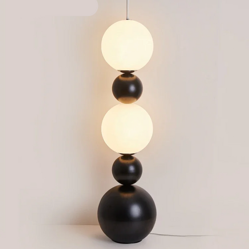 LumenGlanz - Stehlampe Schwarz für Stilvolle Wohnräume - Dimmbar & Handgefertigt