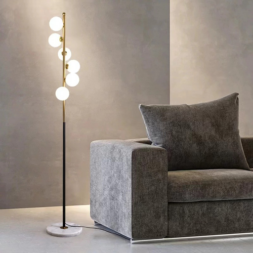 LumenNordic - Elegante Glas Stehleuchte für modernes Wohnen