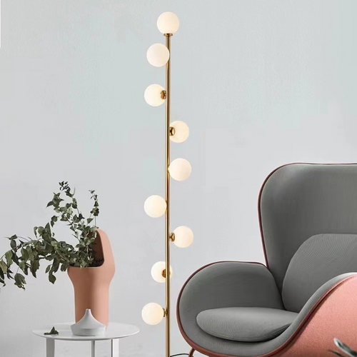 LumenNordic - Elegante Glas Stehleuchte für modernes Wohnen