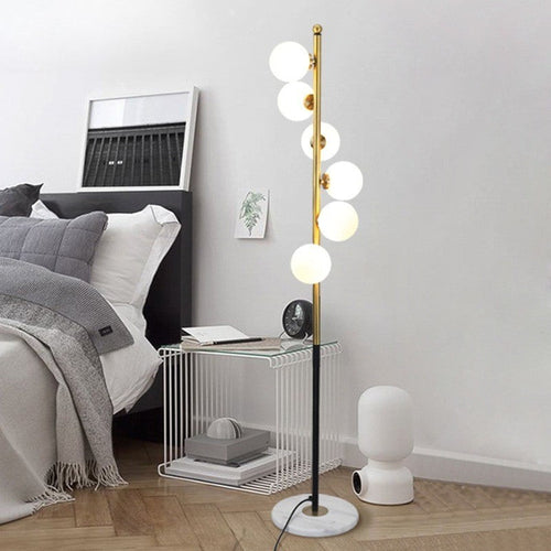 LumenNordic - Elegante Glas Stehleuchte für modernes Wohnen