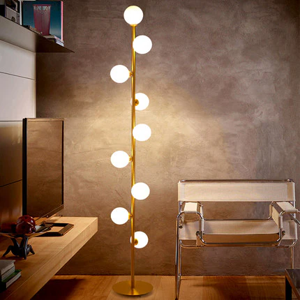 LumenNordic - Elegante Glas Stehleuchte für modernes Wohnen
