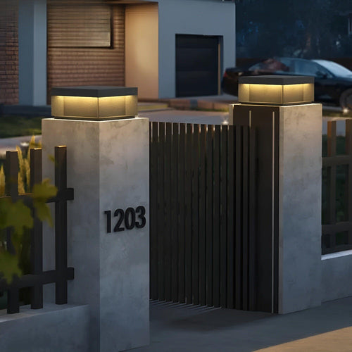 BrightGate - Solarbetriebene LED-Gartenlampe für Tor und Eingang