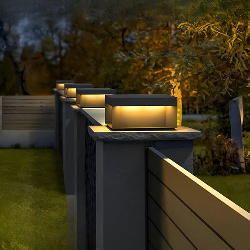 BrightGate - Solarbetriebene LED-Gartenlampe für Tor und Eingang