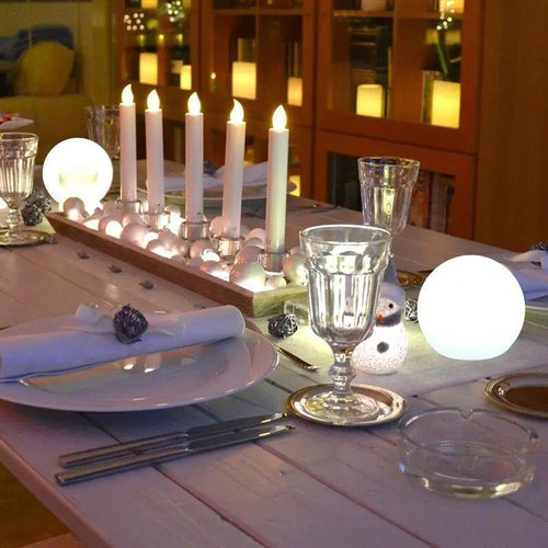 LunaGlow - Bunte Mond-Stehleuchte für Garten und Außenbereich