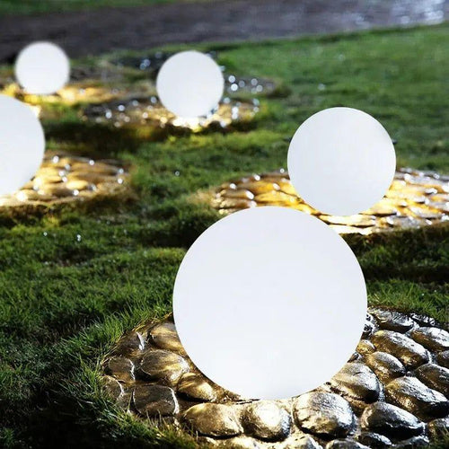 LunaGlow - Bunte Mond-Stehleuchte für Garten und Außenbereich