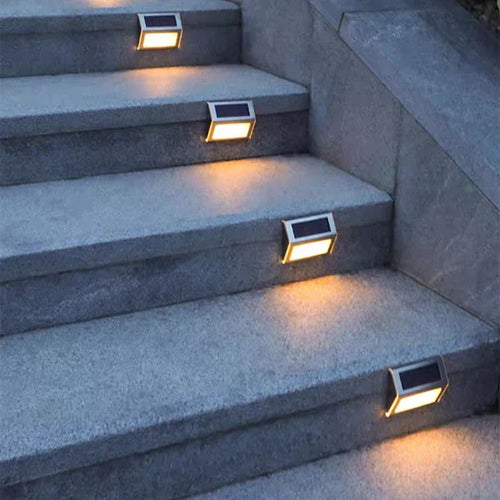 WallLuxe - Solarbetriebene LED Wandleuchte für den Außenbereich, modernes Design und wasserdicht