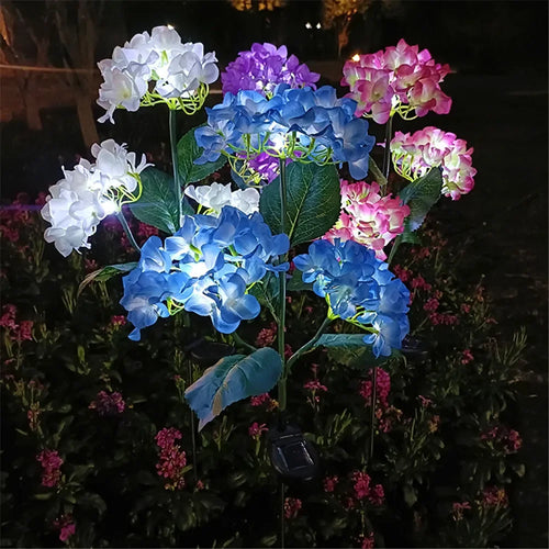 FloraLuxe - Dekorative Solarbetriebene LED Gartenlampe mit Hydrangea Blumen für außen