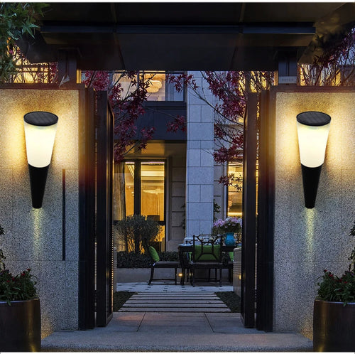 SunLume - RGBW LED Solar Wandleuchte für Garten & Terrasse, Wasserdicht, Kabellos, 5 Modi