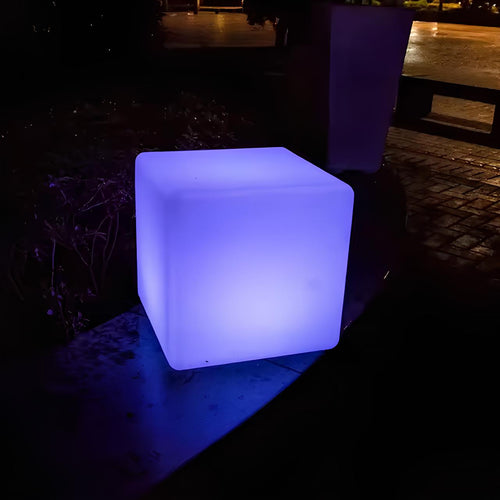 LumoCube – Kreative Kubische LED-Gartenleuchte mit Batteriebetrieb