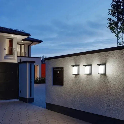 AquaBeam - Solarbetriebene LED Außenwandleuchte mit Bewegungssensor