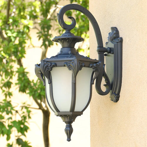 LuxeLounge - Luxus LED Gartenlampe im Retro-Lounge Design für stilvolle Außenbereiche