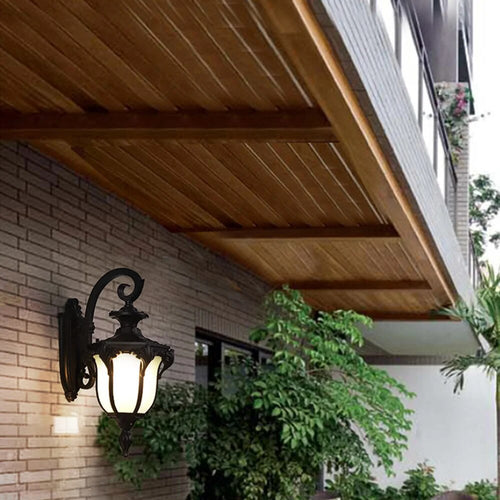 LuxeLounge - Luxus LED Gartenlampe im Retro-Lounge Design für stilvolle Außenbereiche