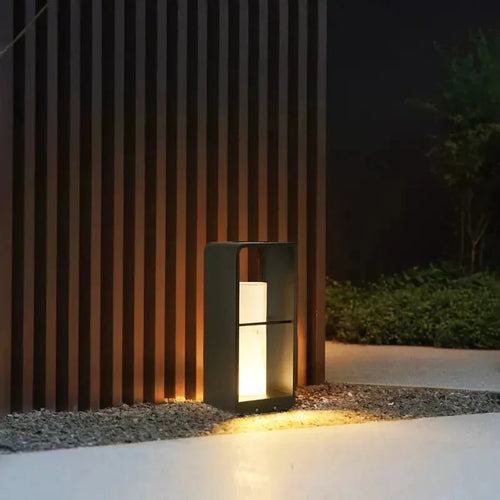 LumiLantern - Moderne Solar LED Gartenlaterne für stilvolle Außenbeleuchtung