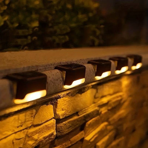 GardenLumen - Solarbetriebene LED Wandleuchte für stilvolle Gartenbeleuchtung, Kabellos