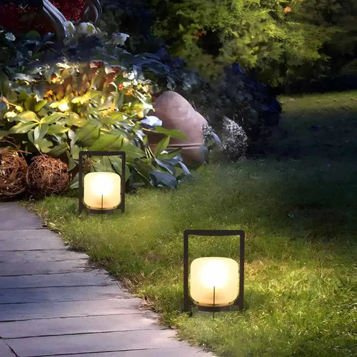 LumenTable - Solar LED Tischlampe für stilvolle Gartenbeleuchtung