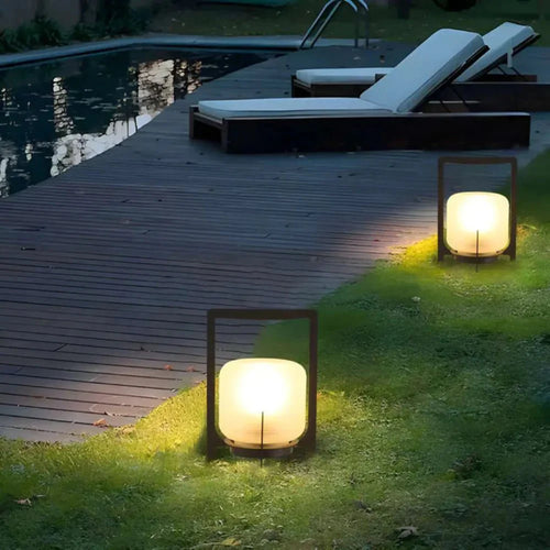 LumenTable - Solar LED Tischlampe für stilvolle Gartenbeleuchtung