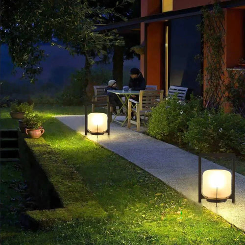 LumenTable - Solar LED Tischlampe für stilvolle Gartenbeleuchtung