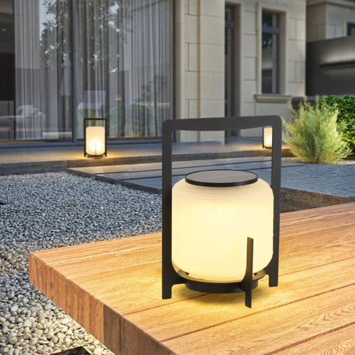 LumenTable - Solar LED Tischlampe für stilvolle Gartenbeleuchtung
